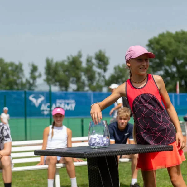 Rafa Nadal Akademija Teniso stovykla Padelio stovykla Maljorka Aktyvios Tenisininko atostogos Teniso stovyklos vaikams Teniso stovyklos suaugusiems Dovana teniso fanui