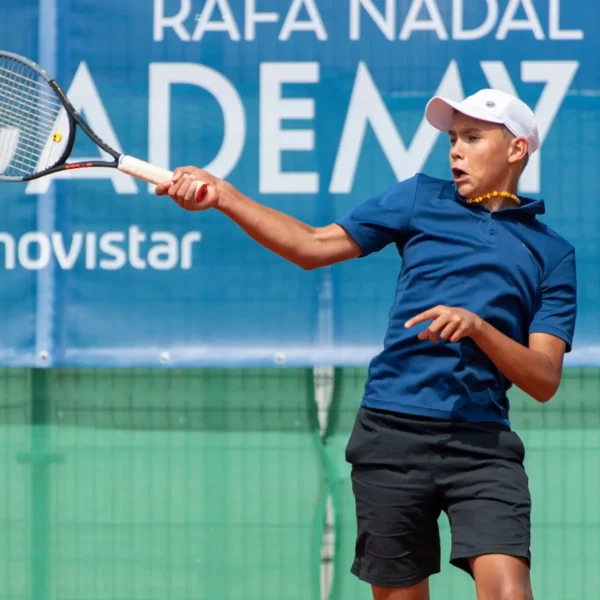 Rafa Nadal Akademija Teniso stovykla Padelio stovykla Maljorka Aktyvios Tenisininko atostogos Teniso stovyklos vaikams Teniso stovyklos suaugusiems Dovana teniso fanui