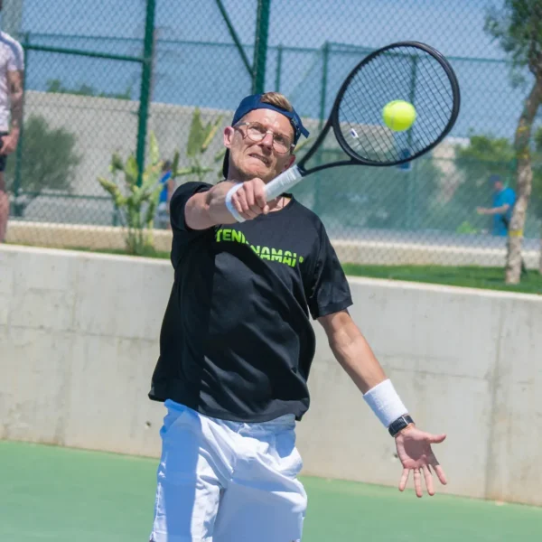 Rafa Nadal Akademija Teniso stovykla Padelio stovykla Maljorka Aktyvios Tenisininko atostogos Teniso stovyklos vaikams Teniso stovyklos suaugusiems Dovana teniso fanui