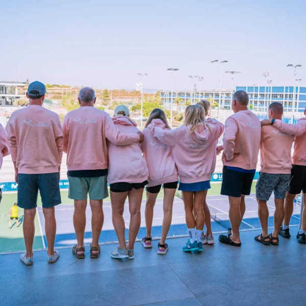 Rafa Nadal Akademija Teniso stovykla Padelio stovykla Maljorka Aktyvios Tenisininko atostogos Teniso stovyklos vaikams Teniso stovyklos suaugusiems Dovana teniso fanui