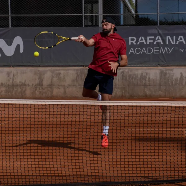 Rafa Nadal Akademija Teniso stovykla Padelio stovykla Maljorka Aktyvios Tenisininko atostogos Teniso stovyklos vaikams Teniso stovyklos suaugusiems Dovana teniso fanui