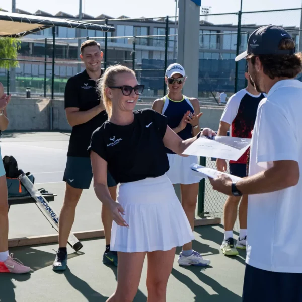 Rafa Nadal Akademija Teniso stovykla Padelio stovykla Maljorka Aktyvios Tenisininko atostogos Teniso stovyklos vaikams Teniso stovyklos suaugusiems Dovana teniso fanui