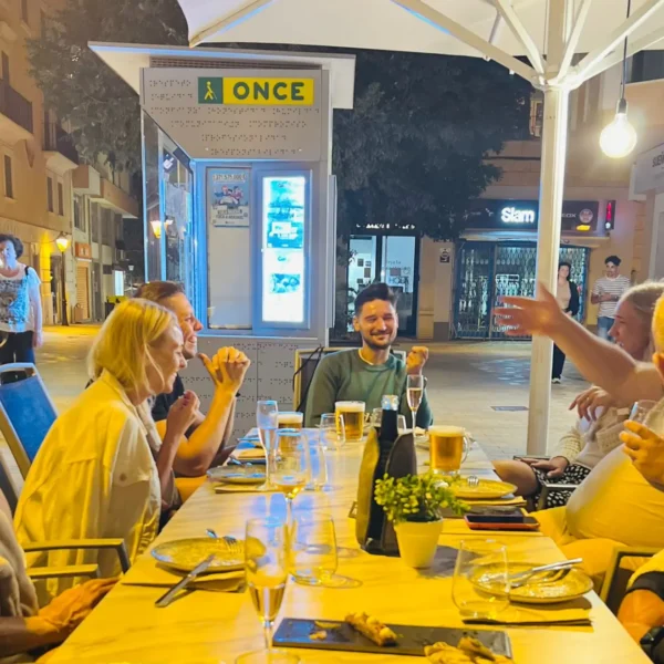 Rafa Nadal Akademija Teniso stovykla Padelio stovykla Maljorka Aktyvios Tenisininko atostogos Teniso stovyklos vaikams Teniso stovyklos suaugusiems Dovana teniso fanui