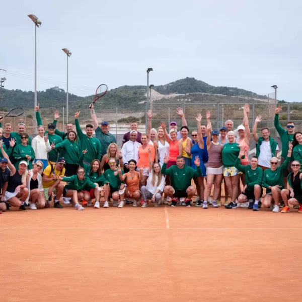 Rafa Nadal Akademija Teniso stovykla Padelio stovykla Maljorka Aktyvios Tenisininko atostogos Teniso stovyklos vaikams Teniso stovyklos suaugusiems Dovana teniso fanui