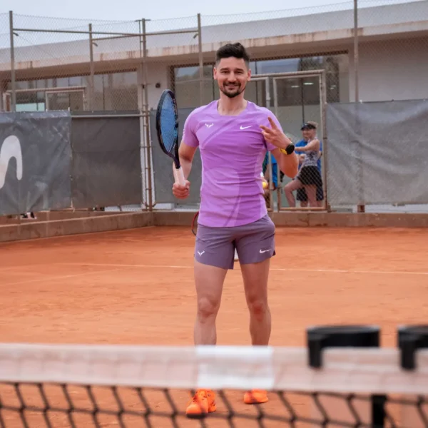 Rafa Nadal Akademija Teniso stovykla Padelio stovykla Maljorka Aktyvios Tenisininko atostogos Teniso stovyklos vaikams Teniso stovyklos suaugusiems Dovana teniso fanui