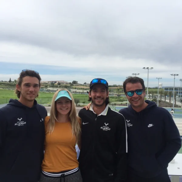 Rafa Nadal Akademija Teniso stovykla Padelio stovykla Maljorka Aktyvios Tenisininko atostogos Teniso stovyklos vaikams Teniso stovyklos suaugusiems Dovana teniso fanui