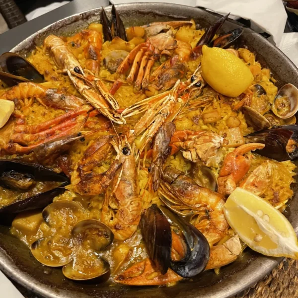 Rafa Nadal Akademija Teniso stovykla Padelio stovykla Maljorka Aktyvios Tenisininko atostogos Teniso stovyklos vaikams Teniso stovyklos suaugusiems Dovana teniso fanui