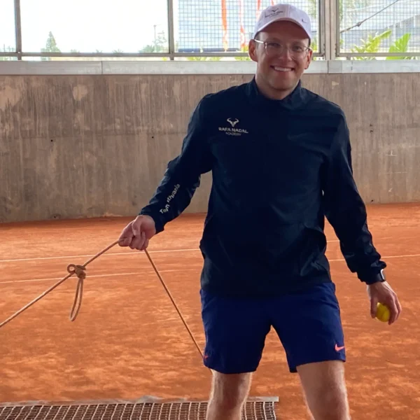 Rafa Nadal Akademija Teniso stovykla Padelio stovykla Maljorka Aktyvios Tenisininko atostogos Teniso stovyklos vaikams Teniso stovyklos suaugusiems Dovana teniso fanui