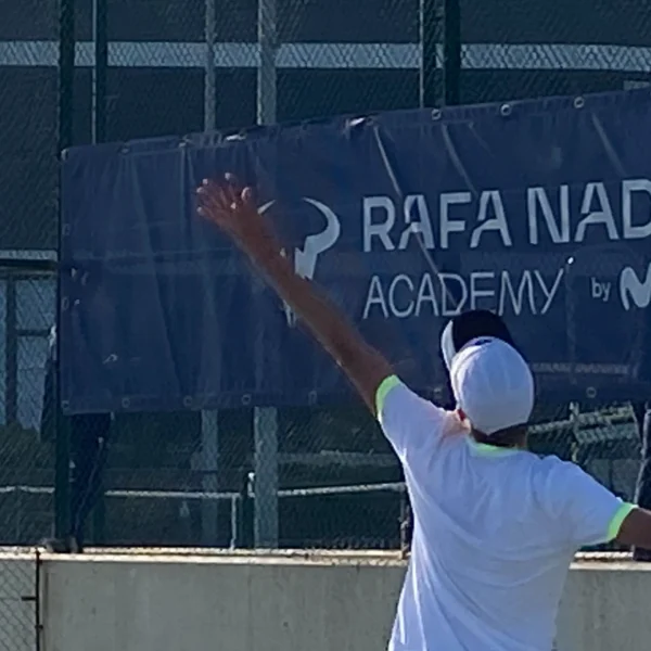 Rafa Nadal Akademija Teniso stovykla Padelio stovykla Maljorka Aktyvios Tenisininko atostogos Teniso stovyklos vaikams Teniso stovyklos suaugusiems Dovana teniso fanui