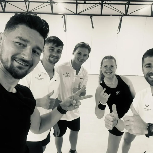 Rafa Nadal Akademija Teniso stovykla Padelio stovykla Maljorka Aktyvios Tenisininko atostogos Teniso stovyklos vaikams Teniso stovyklos suaugusiems Dovana teniso fanui