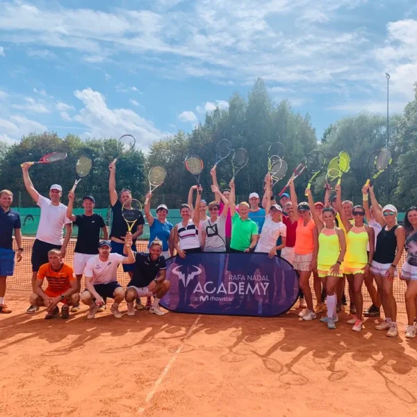 Rafa Nadal Akademija Teniso stovykla Padelio stovykla Maljorka Aktyvios Tenisininko atostogos Teniso stovyklos vaikams Teniso stovyklos suaugusiems Dovana teniso fanui