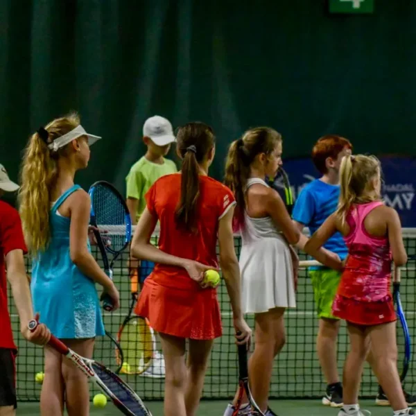 Rafa Nadal Akademija Teniso stovykla Padelio stovykla Maljorka Aktyvios Tenisininko atostogos Teniso stovyklos vaikams Teniso stovyklos suaugusiems Dovana teniso fanui